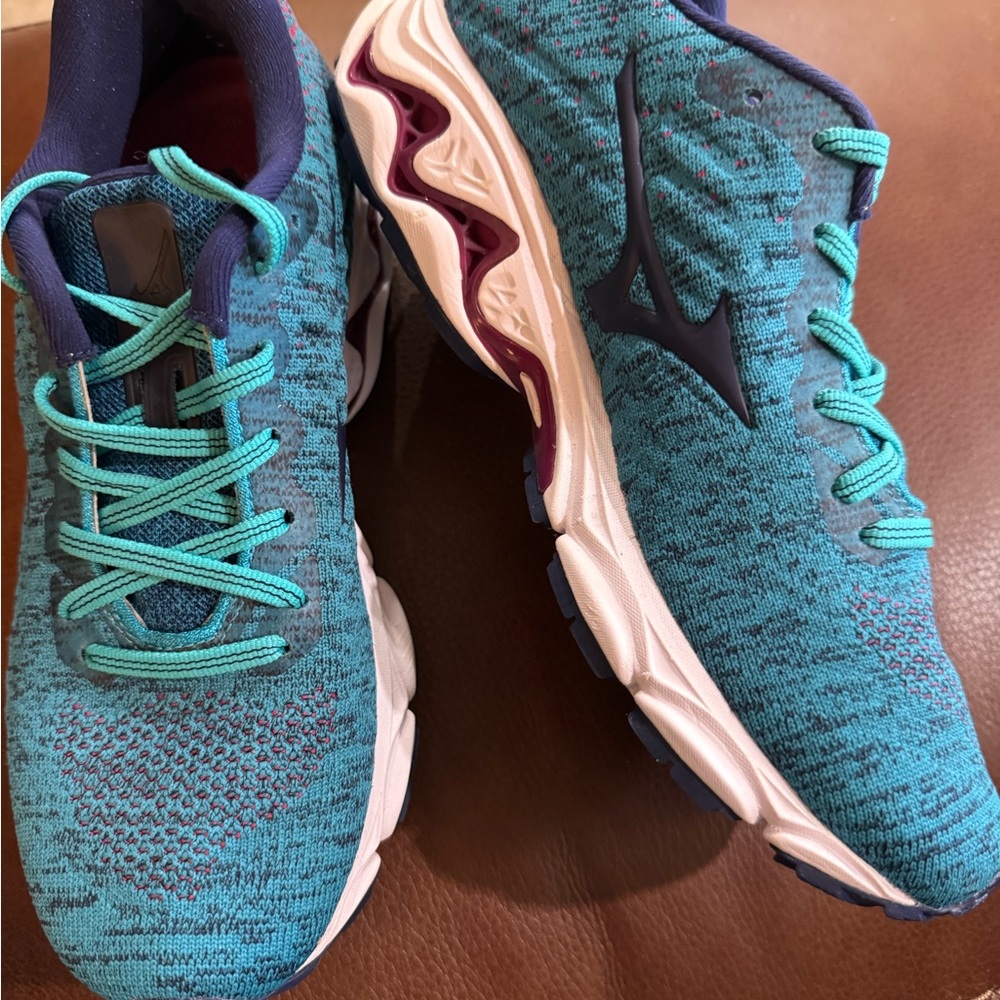Mizuno Women’s Inspire Wave Knit Turquoise Running Shoes - 7.5